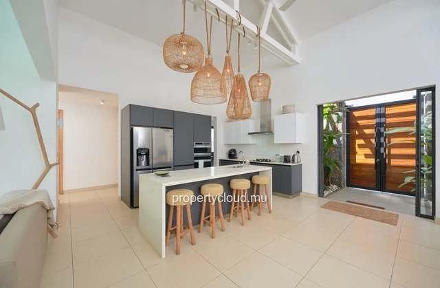 For sale: magnificent 4-bedroom villa with en suite rooms, accessible to foreigners in Pereybere.