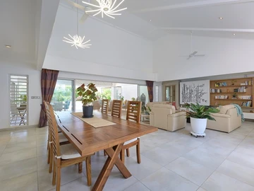 5 Bedroom Villa