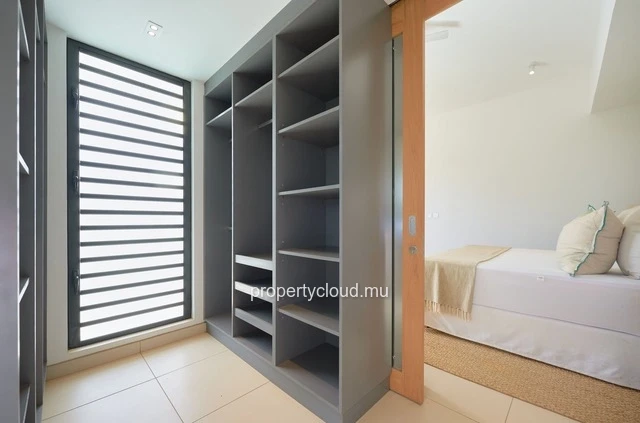 For sale: magnificent 4-bedroom villa with en suite rooms, accessible to foreigners in Pereybere.