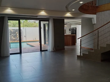 6 Bedroom Villa