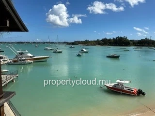 For rent – Superb 3-bedroom apartment facing the sea – Grand Baie
