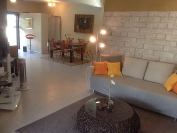 6 Bedroom Villa