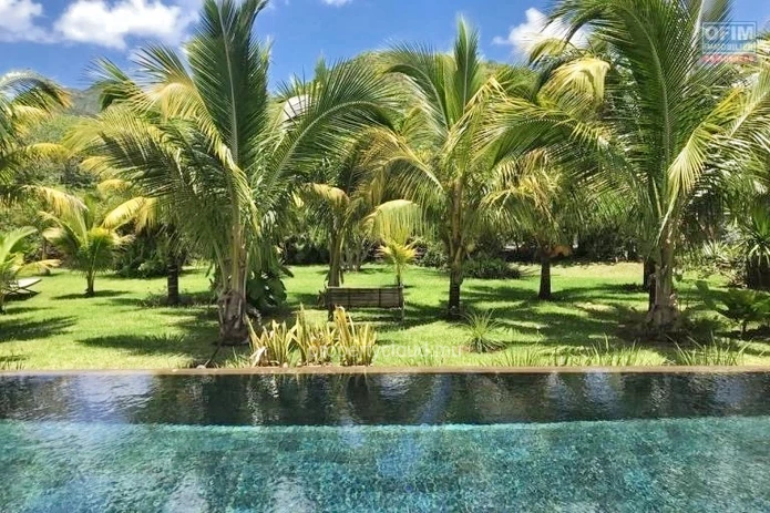 Black River sales of a luxury IRS villa accessible to foreigners 3 bedrooms of 345M2 and on 2207m2 of land.