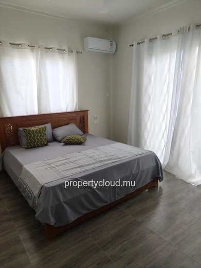 Modern Villa with Pool in Pereybere: Your Family Oasis!