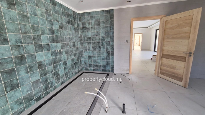 4 Bedroom Villa Located In Grand Baie - Accessible To Foreigners