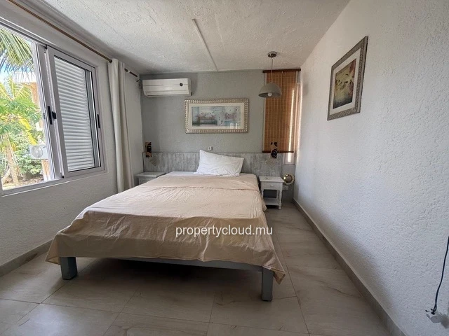For sale – House with 3 independent apartments in Pointe aux Canonniers