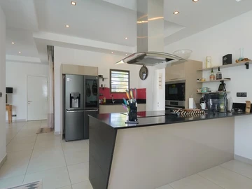 4 Bedroom Villa