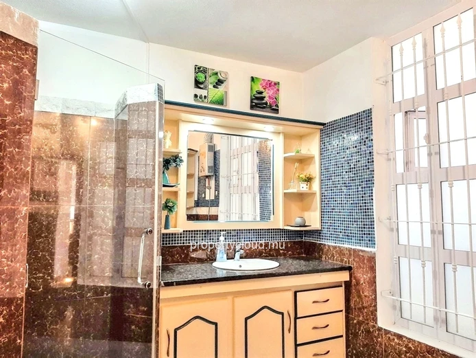 Sodnac for sale beautiful 3 bedroom apartment in quiet and secure residence.