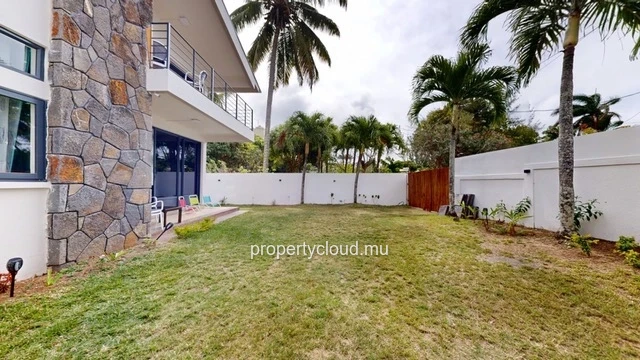 FOR SALE in Pereybere – Real Estate Complex of 2 Houses Divided into 4 Apartments Quiet residential area, a few steps...