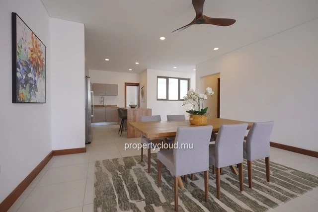For sale: 3-bedroom apartment accessible to foreigners in Pointe aux Cannoniers.