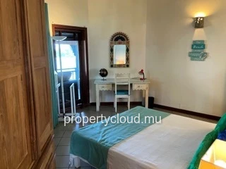 For rent – Superb 3-bedroom apartment facing the sea – Grand Baie