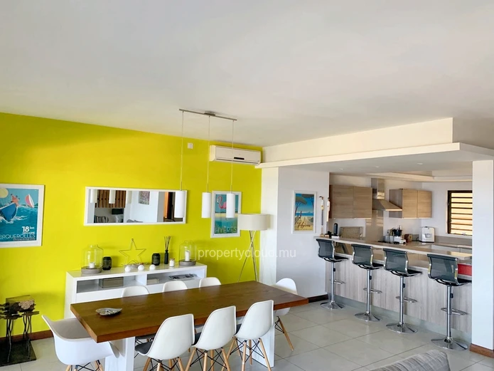 Tamarin à vendre  et accessible aux étrangers, appartement de luxe 3 chambres avec une petite piscine privée, garage ...