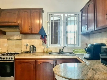 6 Bedroom Villa