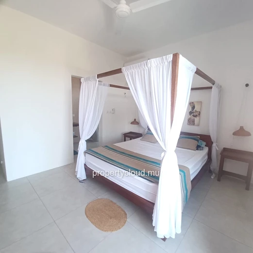 Tamarin – For sale, recent 3-bedroom villa with swimming pool and open view