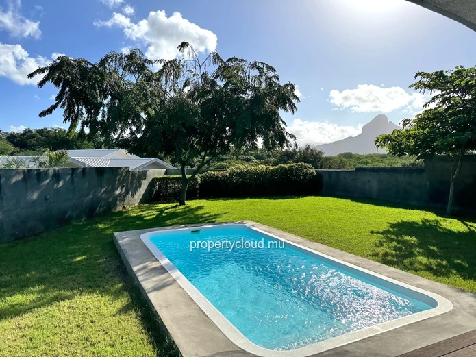 TAMARIN Mauritius – Beautiful, recently built 3-bedroom villa with swimming pool