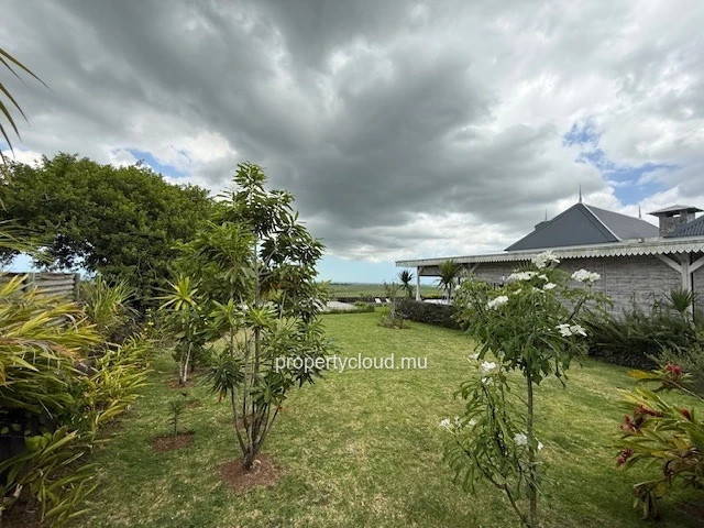 For sale: magnificent 3-bedroom villa in Mont Piton 1.