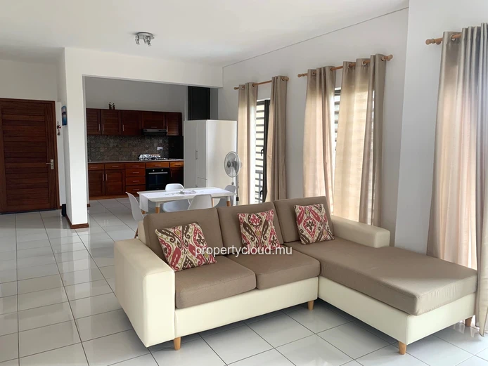 Flic en Flac, recently built 3-bedroom apartment for rent, located in a beautiful residence, 5 minutes walk from the ...