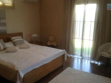 6 Bedroom Villa