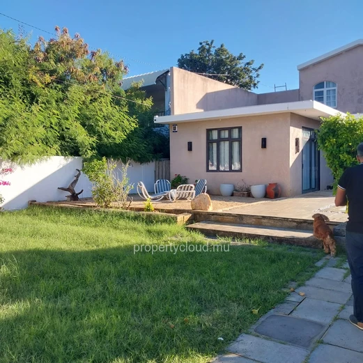 For sale a character villa with 4 bedrooms in Bain Bœuf, 3 minutes walk from the beach.