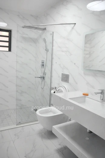 Black river for sale beautiful new and contemporary 4 bedroom villa with swimming pool, located in a quiet area and c...