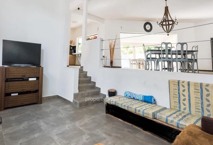 Serenity and peaceful life in Calodyne: 4 bedroom villa for sale.
