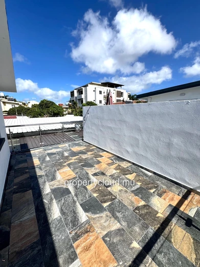Renovated house for rent in Sodnac, Mauritius – 3 bedrooms + office, ideal location