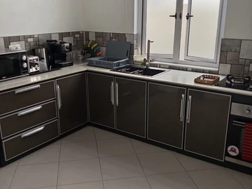 6 Bedroom Apartment