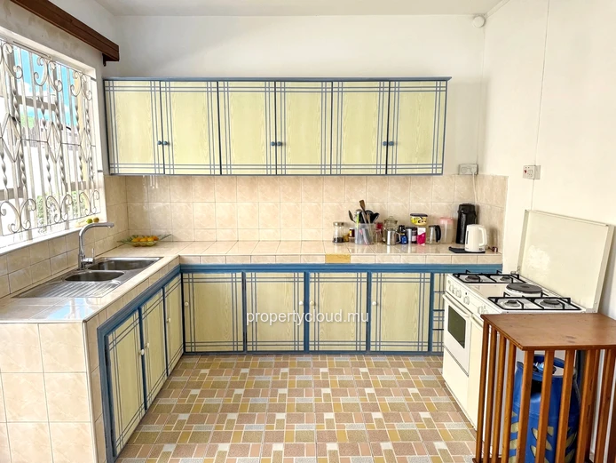 Roches Brunes for sale 7 bedroom house, which can be converted into 2 independent apartments.