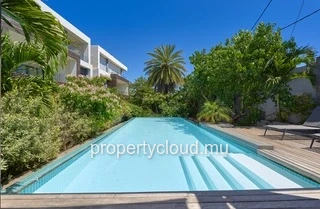 For sale: 3-bedroom apartment accessible to foreigners in Pointe Aux Canonniers.