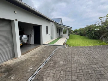5 Bedroom Villa