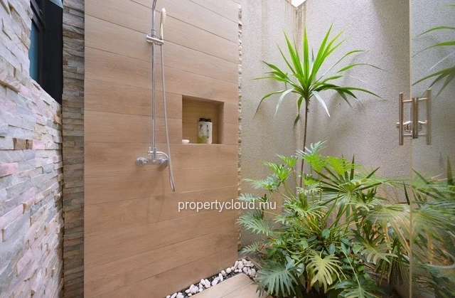 For sale: magnificent 4-bedroom villa with en suite rooms, accessible to foreigners in Pereybere.