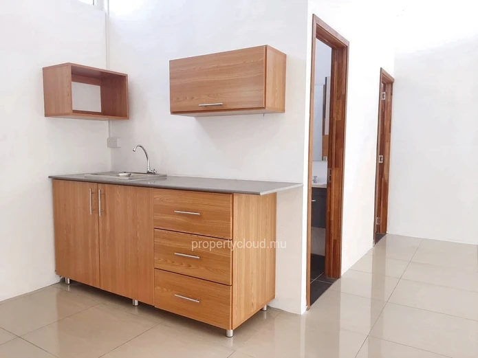 Beau Bassin à louer plateau de 288m² très bien situé et idéal pour un centre d'appel, un showroom ou des bureaux.