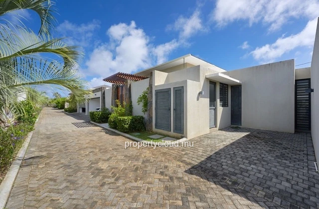 For sale: magnificent 4-bedroom villa with en suite rooms, accessible to foreigners in Pereybere.