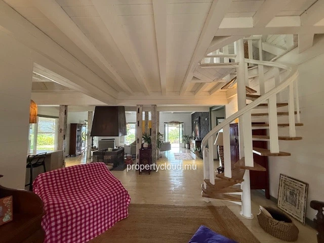 For sale: magnificent 3-bedroom villa in Mont Piton 1.