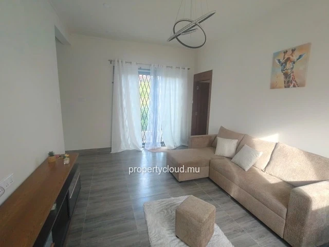 Modern Villa with Pool in Pereybere: Your Family Oasis!