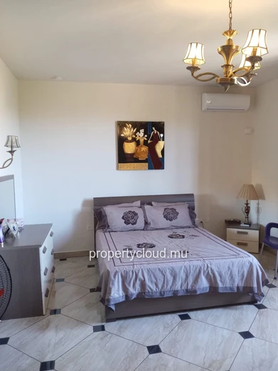  FOR RENT – Large, unique villa full of charm | 3 floors + rooftop | 3 to 4 bedrooms | Independent studio