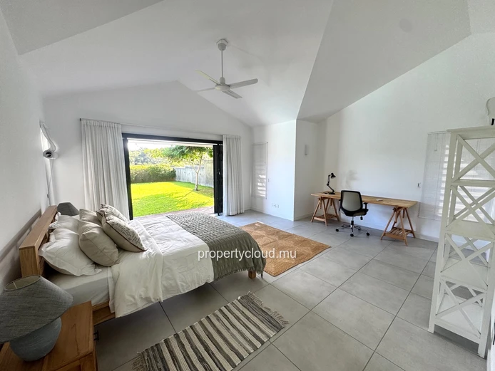 TAMARIN Mauritius – Beautiful, recently built 3-bedroom villa with swimming pool