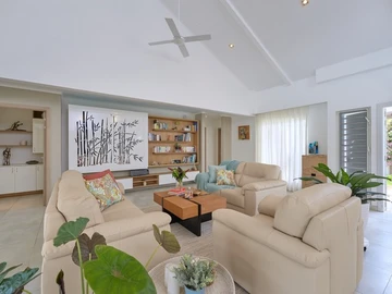 5 Bedroom Villa