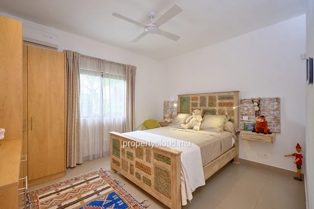 For sale: 4-bedroom villa accessible to foreigners, ideally located in La Salette, Grand Baie.