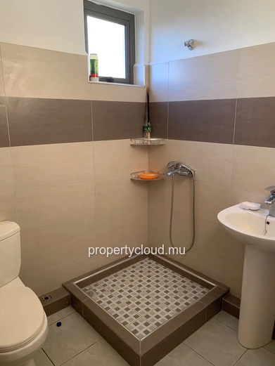 Flic en Flac: 3-bedroom triplex rental with swimming pool and unobstructed views of Flic en Flac