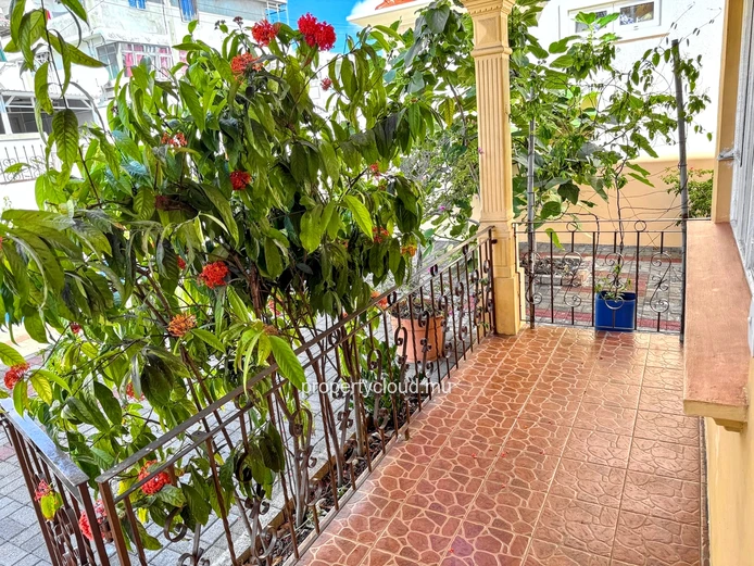 Roches Brunes for sale 7 bedroom house, which can be converted into 2 independent apartments.