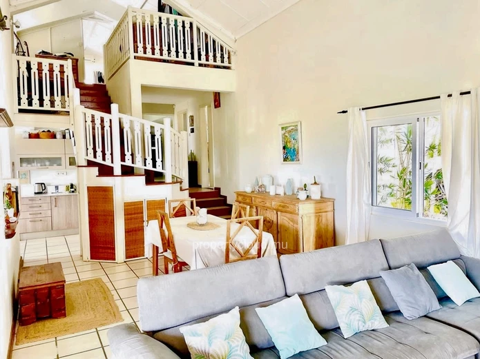 Tamarin for sale pleasant and beautiful five-bedroom villa with swimming pool in a quiet area with an exceptional vie...