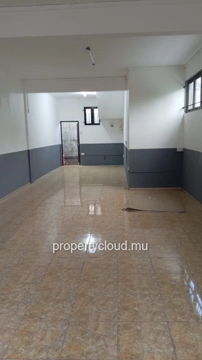 Commercial premises for rent - TRIOLET