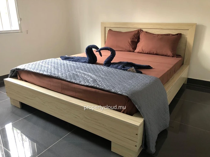 FOR SALE – House divided into 2 apartments – Pereybere