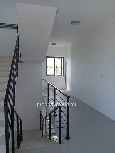 FOR SALE – NEW PENTHOUSE 180 m² – GRAND BAIE CENTER