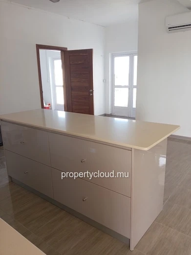 For Rent – 3 Bedroom En Suite Penthouse – Pereybère