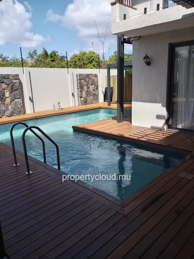 New contemporary villa in Pereybere – 6 bedrooms – Central swimming pool – Premium amenities
