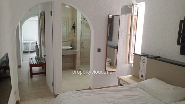 For sale – House with 3 independent apartments in Pointe aux Canonniers