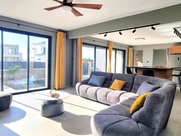4 Bedroom Villa
