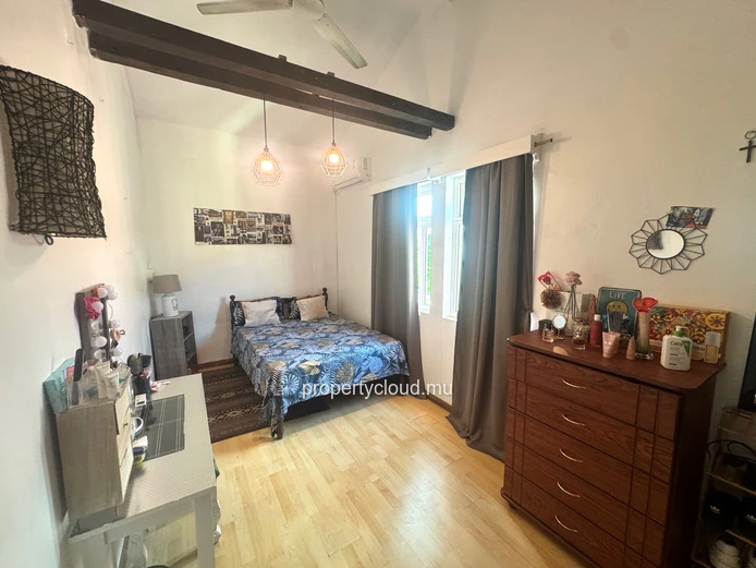  Albion – For sale, 4-bedroom family villa near the beach